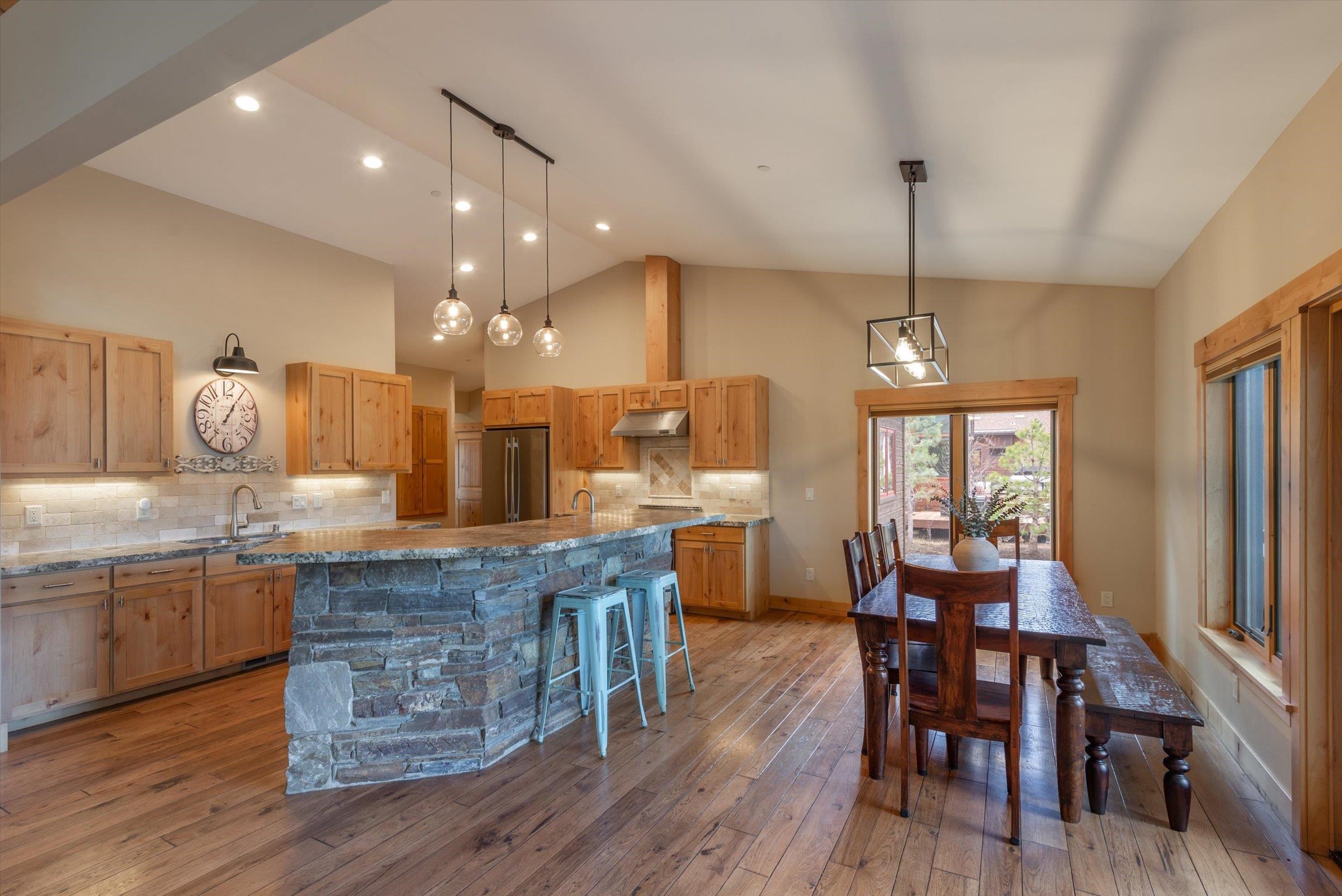11647 Henness Road Truckee, CA 96161 - Photo 5 of 21 Gallery Image 5
