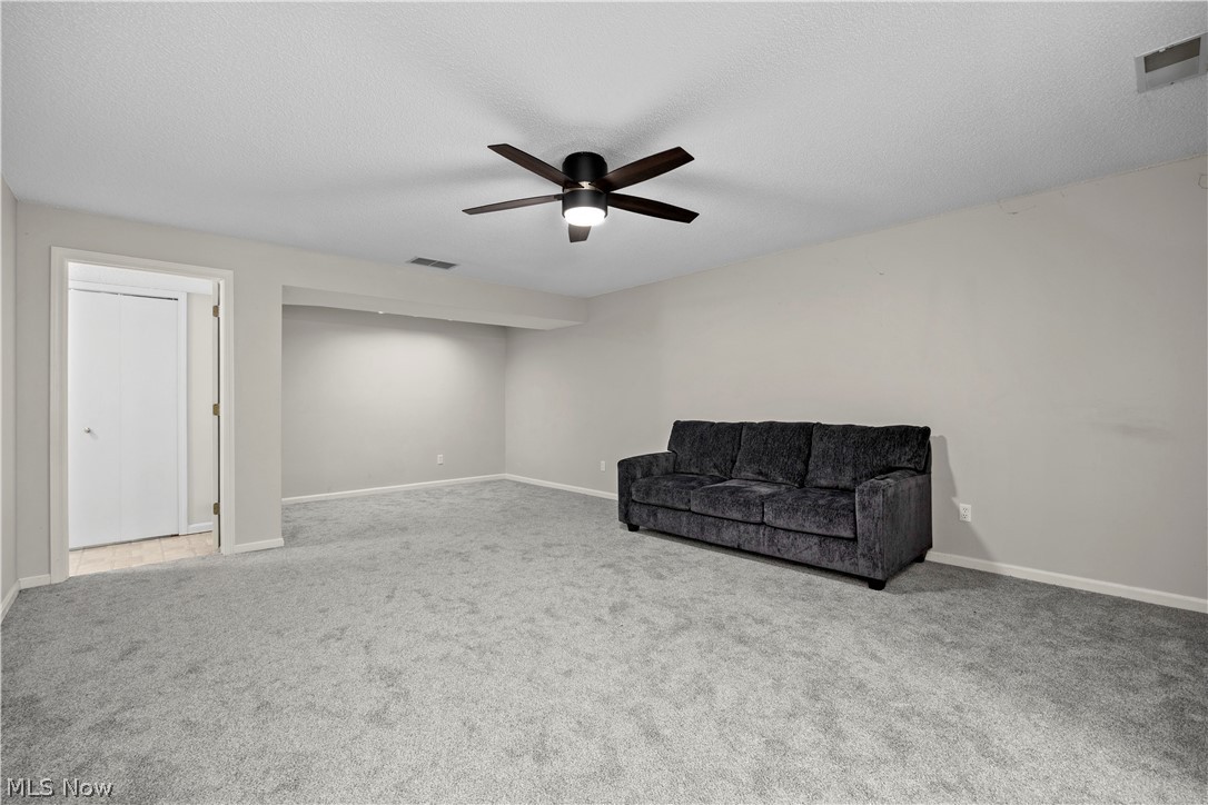 4648 Oak Point Road Lorain, OH 44053 - Photo 24 of 30 Lower Living