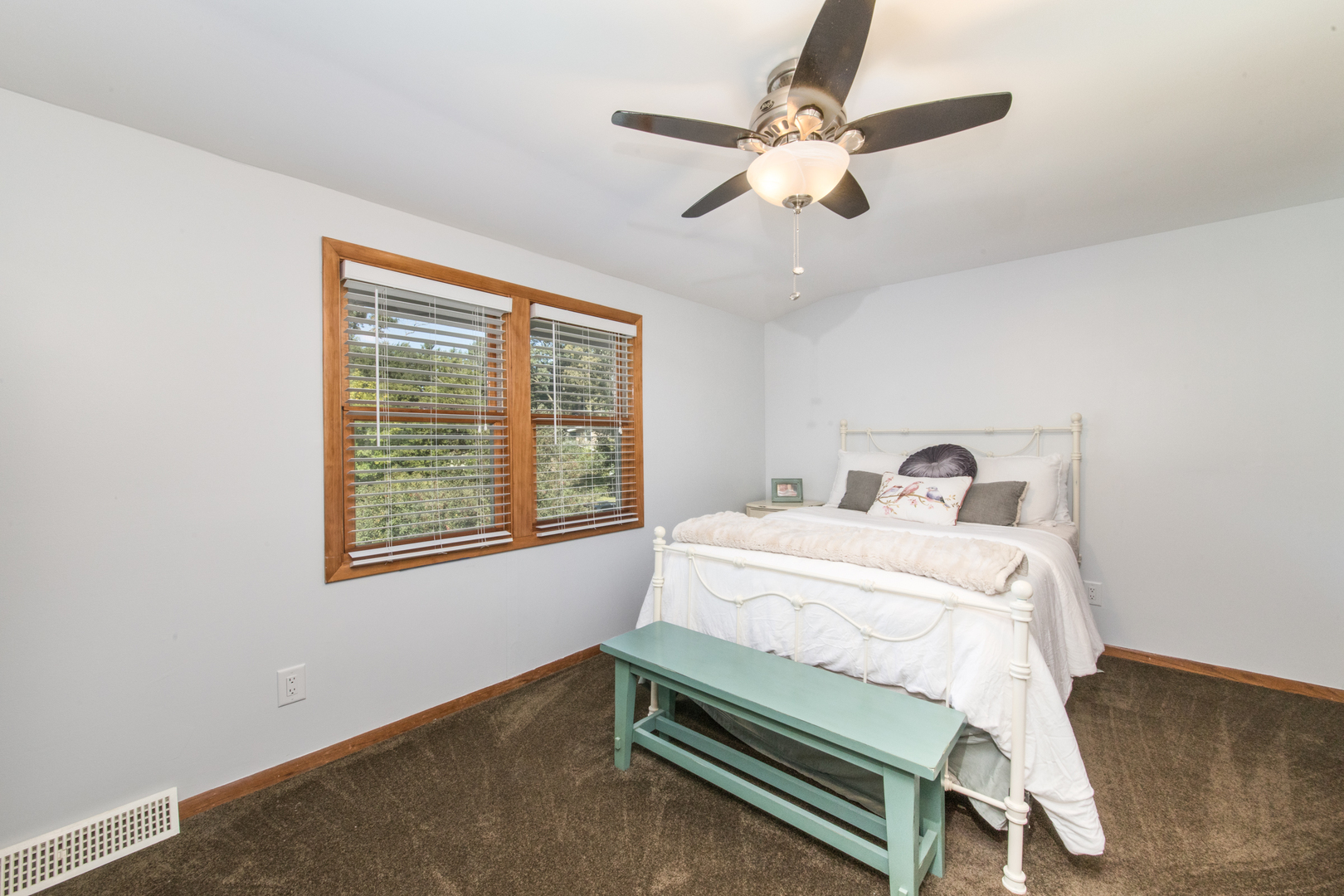 213 Forest View Drive Lake Bluff, IL 60044 - Photo 19 of 37 a bedroom with a bed and a window