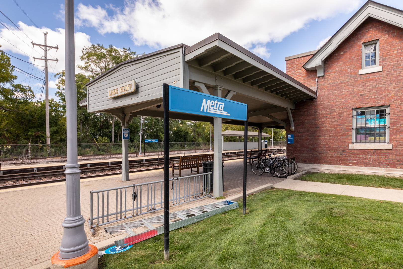 213 Forest View Drive Lake Bluff, IL 60044 - Photo 31 of 37 a view of a house with a yard and furniture