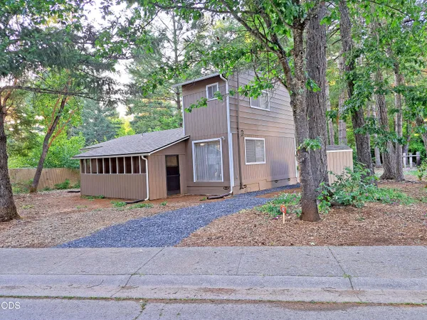 $299,000 | 315 South Old Stage Road, Cave Junction, OR 97523