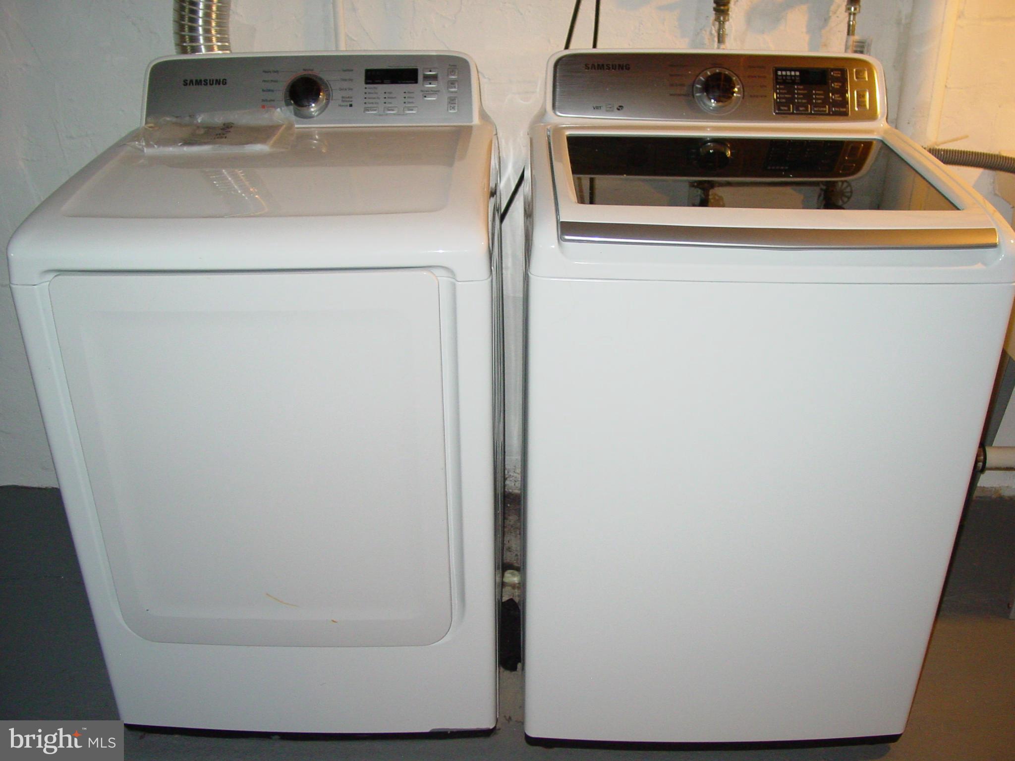 7912 Ridgely Oak Road Baltimore, MD 21234 - Photo 14 of 20 a utility room with dryer and washer