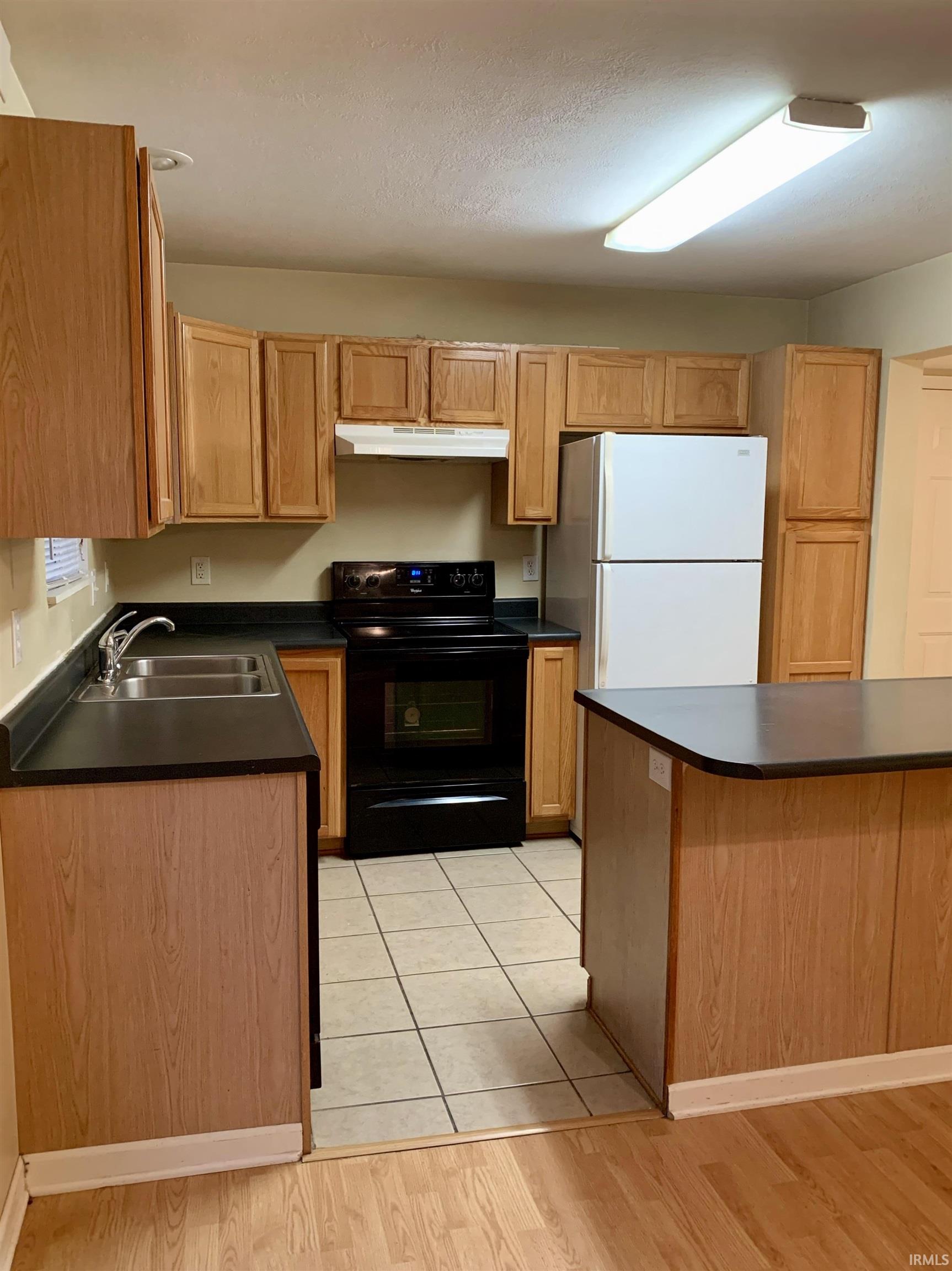 3882 Claybridge Drive Bloomington, IN 47401 - Photo 8 of 15