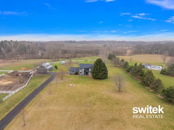 $949,900 | 9750 Meadow Valley, Caledonia, MI 49316