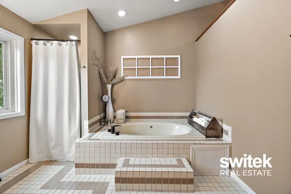 $920,000 | 9750 Meadow Valley, Caledonia, MI 49316