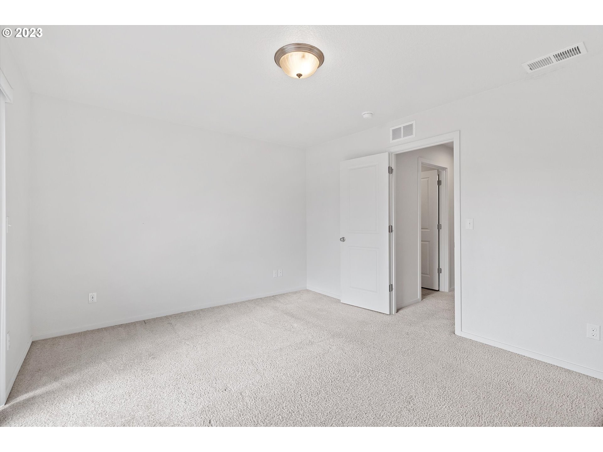 2240 Southeast 16th Street Gresham, OR 97080 - Photo 25 of 36 a view of an empty room