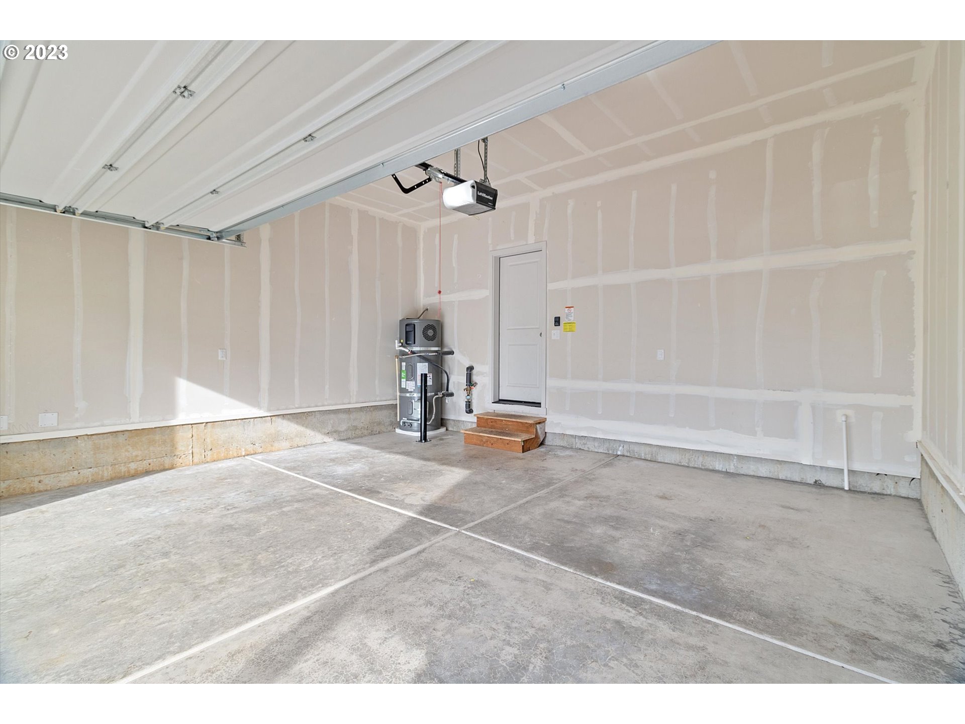 2240 Southeast 16th Street Gresham, OR 97080 - Photo 32 of 36 a view of empty room