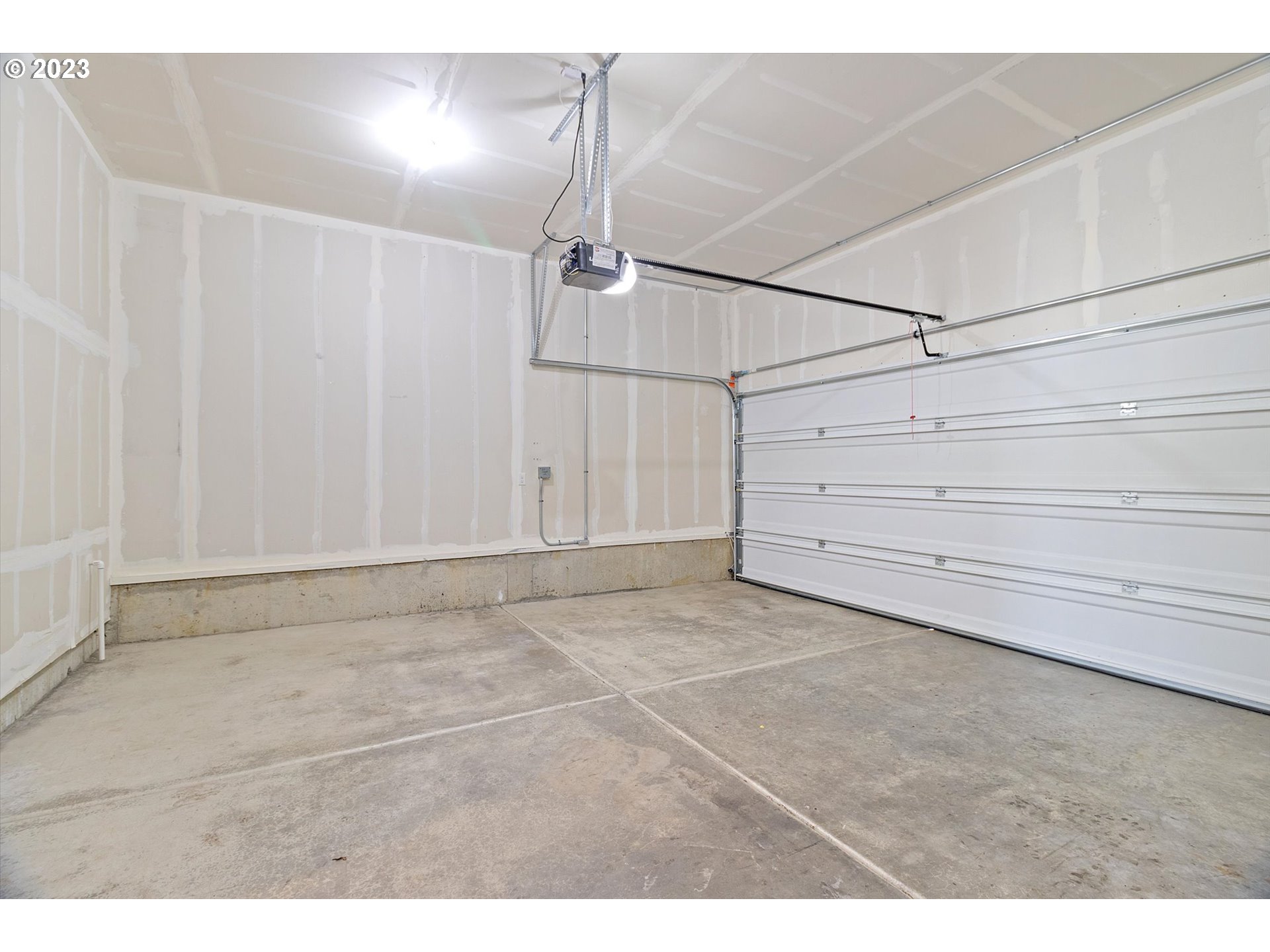 2240 Southeast 16th Street Gresham, OR 97080 - Photo 33 of 36 a view of an empty room