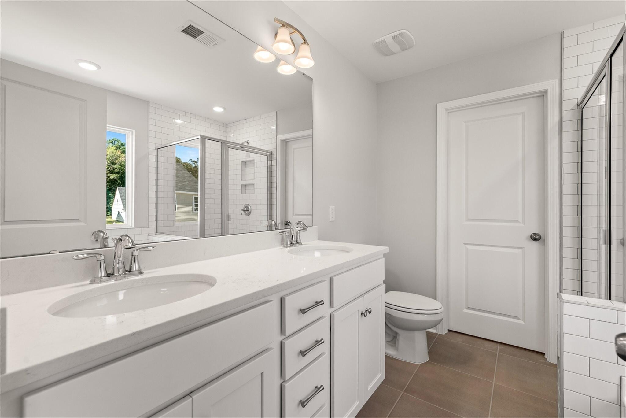 207 Palfrey Drive Ridgeville, SC 29472 - Photo 13 of 15 Oxford Primary 5 Piece Bath