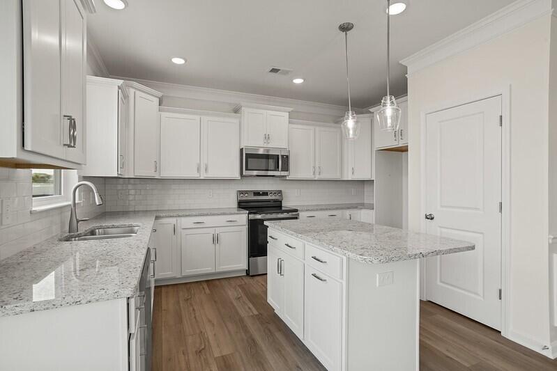 207 Palfrey Drive Ridgeville, SC 29472 - Photo 5 of 15 Oxford Kitchen
