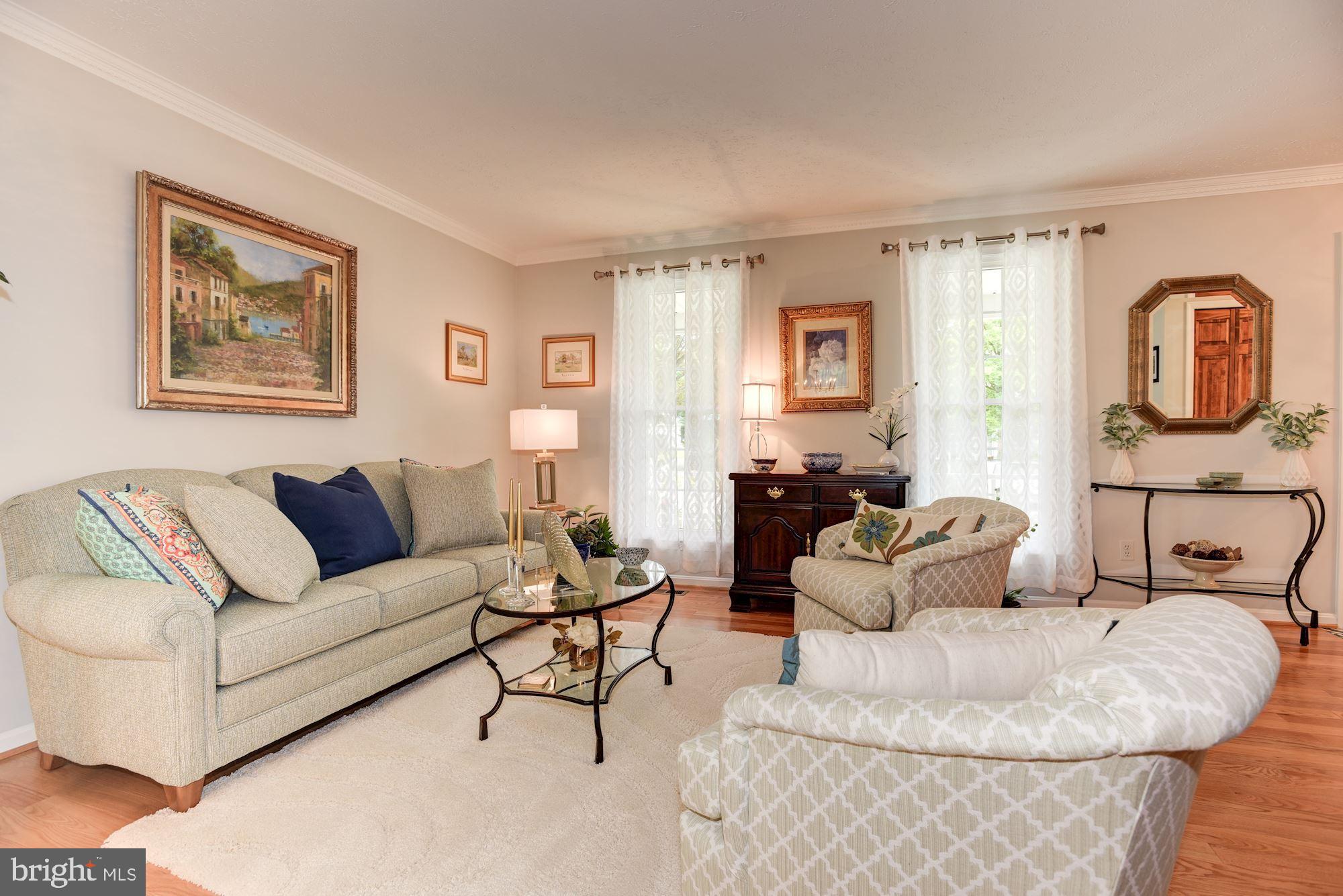 231 Mill Church Road Arnold, MD 21012 - Photo 6 of 42 Living Room