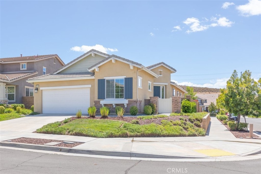 38121 Summer Ridge Drive Murrieta, CA 92563 - Photo 2 of 30 Beautiful E-efficient Solar Home with Great Curb Appeal!