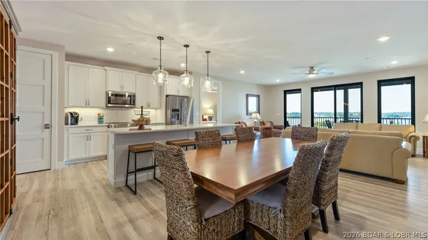 $889,900 | 182 Havens Place Drive, Unit 4B, Lake Ozark, MO 65049