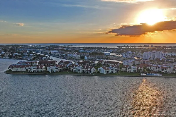 $535,000 | 126 1st Street East, Unit 102, Tierra Verde, FL 33715