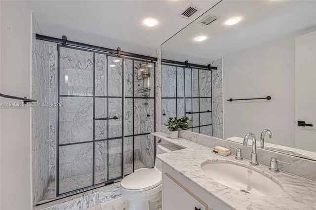 $4,800 | 600 Northeast 36th Street, Unit PH1, Miami, FL 33137