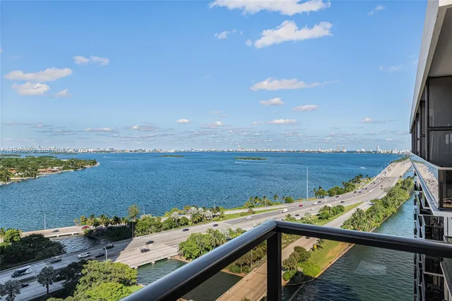 $4,800 | 600 Northeast 36th Street, Unit PH1, Miami, FL 33137