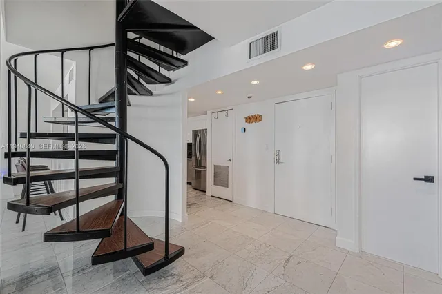 $4,800 | 600 Northeast 36th Street, Unit PH1, Miami, FL 33137