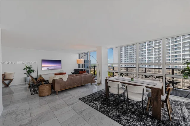 $4,800 | 600 Northeast 36th Street, Unit PH1, Miami, FL 33137