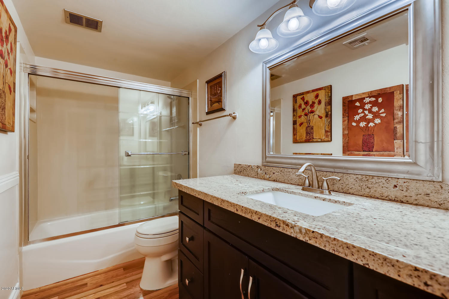 1320 East Bethany Home Road, Unit 48 Phoenix, AZ 85014 - Photo 10 of 10 Guest Bath