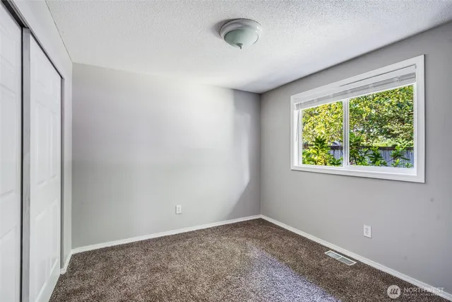 a view of empty room with window
