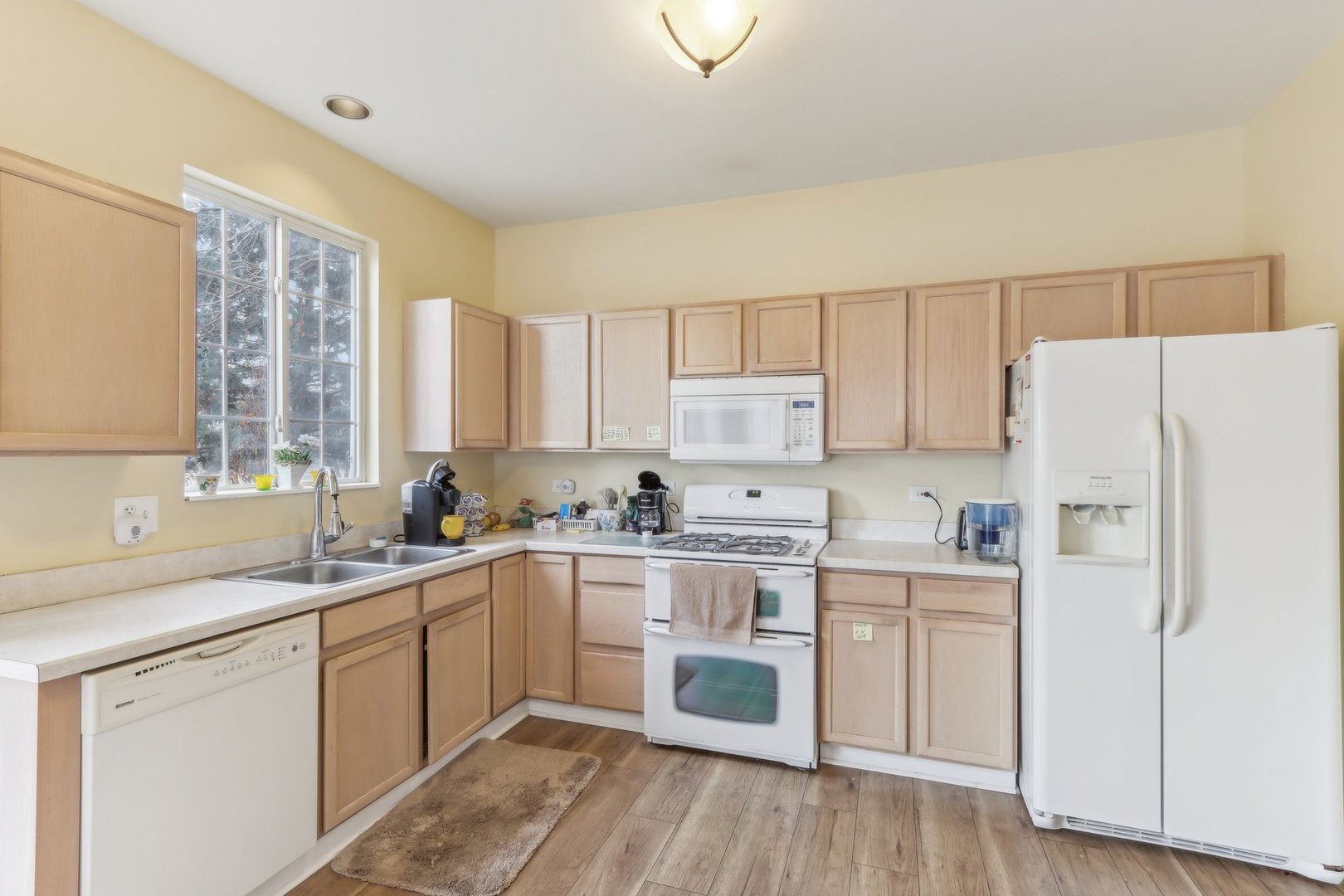 375 Cascade Lane Oswego, IL 60543 - Photo 7 of 24