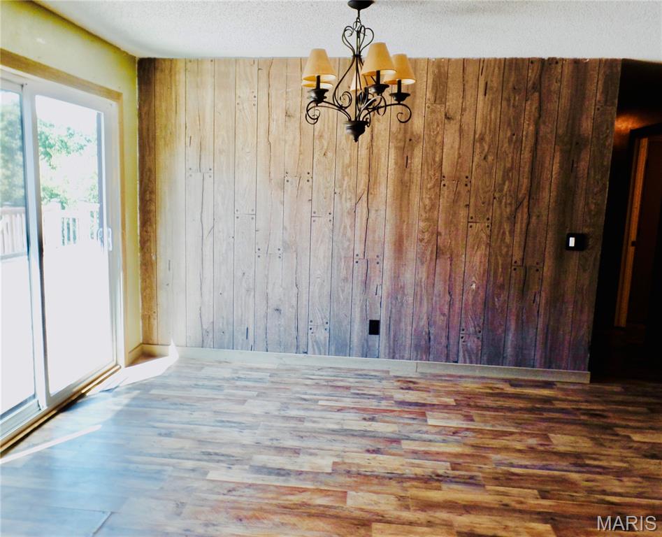 20445 Sweetwater Road Waynesville, MO 65583 - Photo 6 of 29 Gallery Image 6