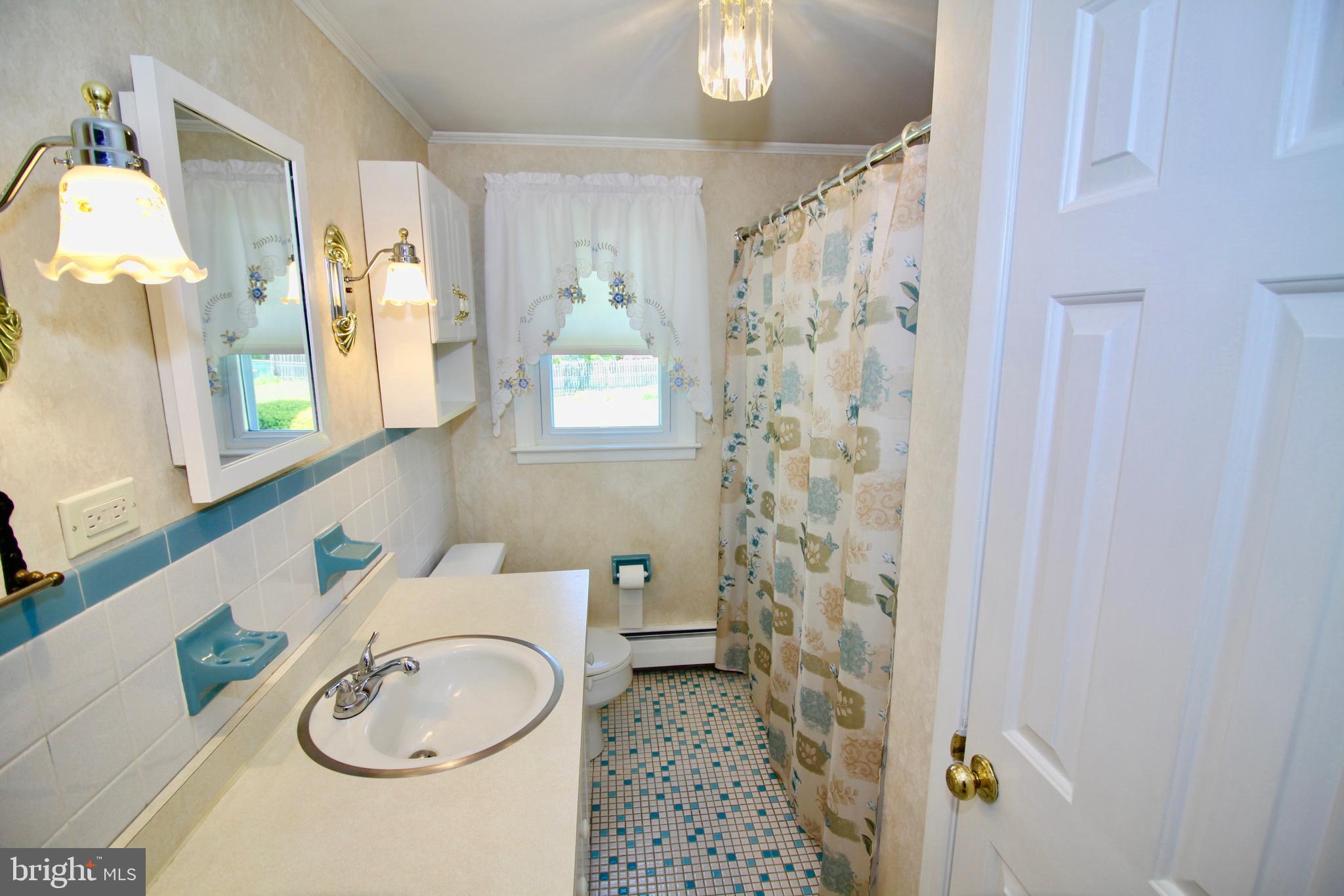 1215 Almshouse Road Warminster, PA 18974 - Photo 13 of 21 Main Level Full Bath