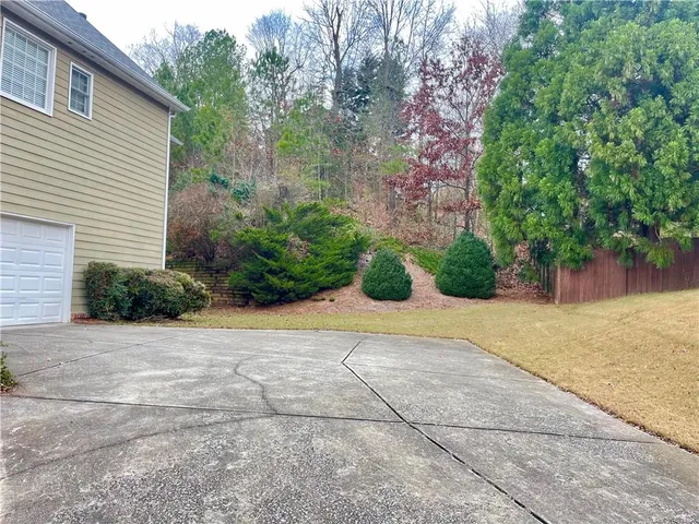 $3,585 | 555 Vinings Springs Drive Southeast, Mableton, GA 30126