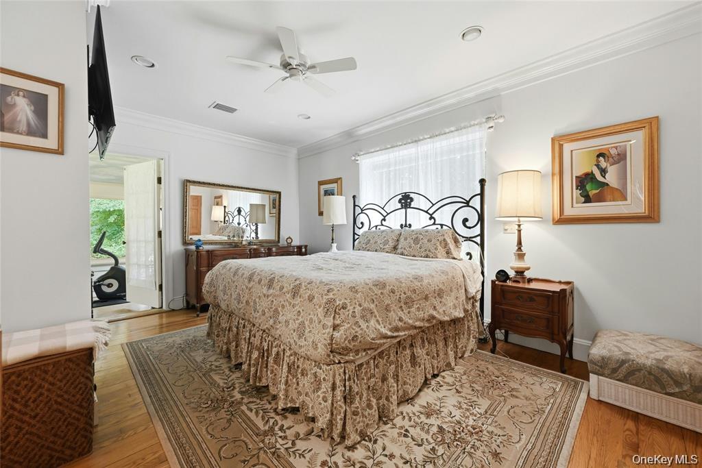 2064 North Country Road Wading River, NY 11792 - Photo 19 of 38 Gallery Image 19