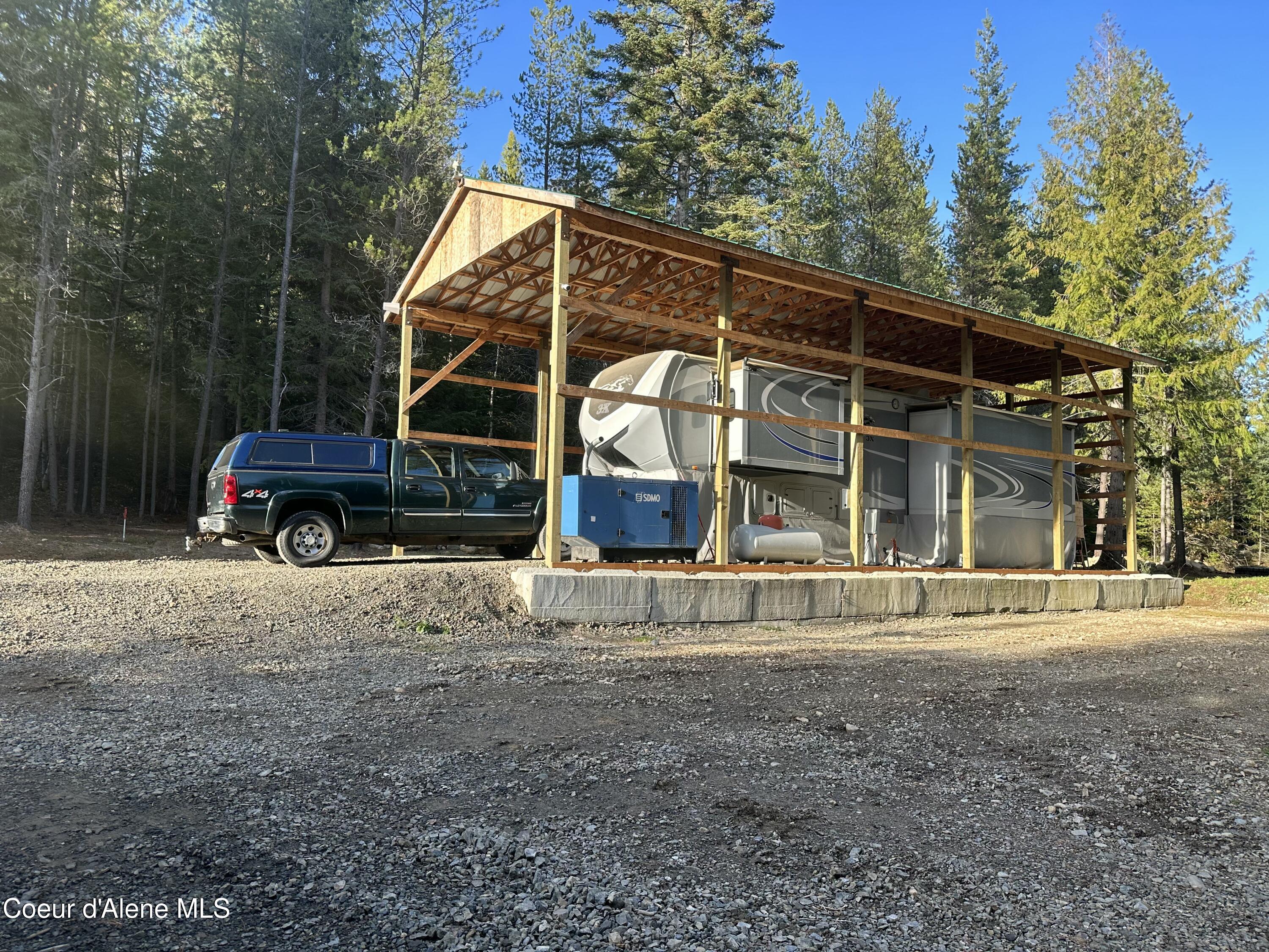 255 Thunder Alley Sandpoint, ID 83864 - Photo 2 of 31 Pics-3