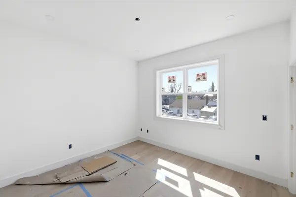$659,900 | 13 Elizabeth Lane, Unit 13, Easthampton, MA 01027