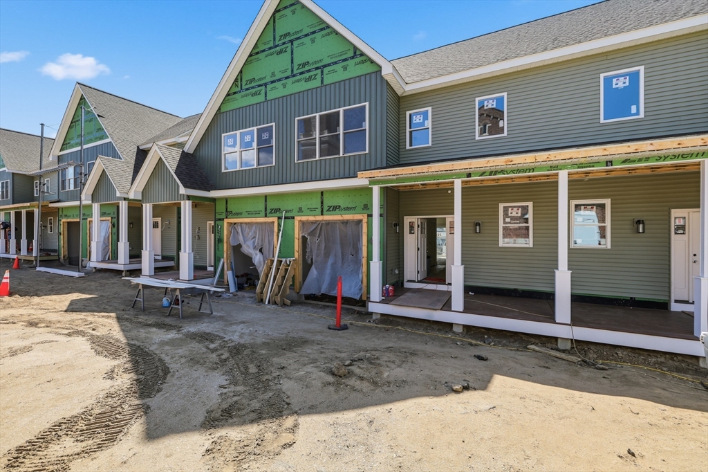 13 Elizabeth Lane, Unit 13 Easthampton, MA 01027 - Photo 3 of 26 a view of a house
