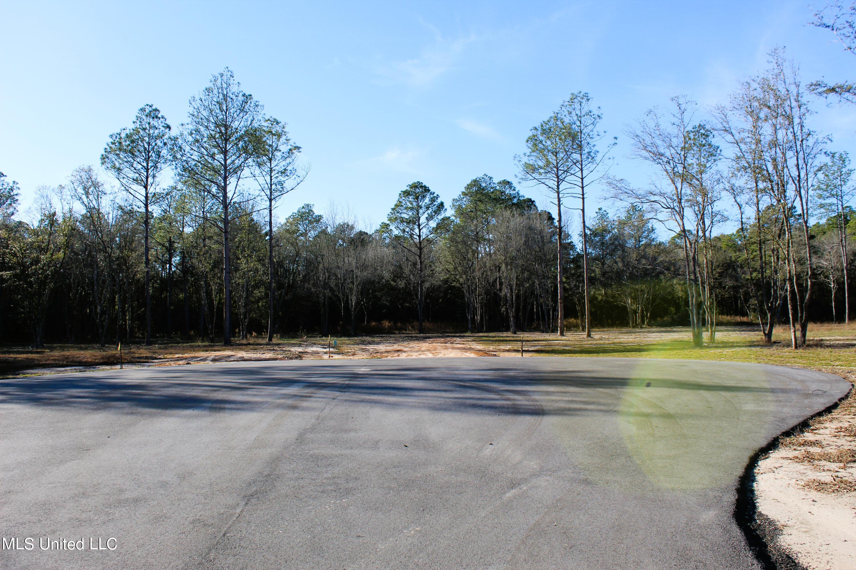 6 Oak Grove Moss Point, MS 39562 - Photo 1 of 4 cul-de-sac