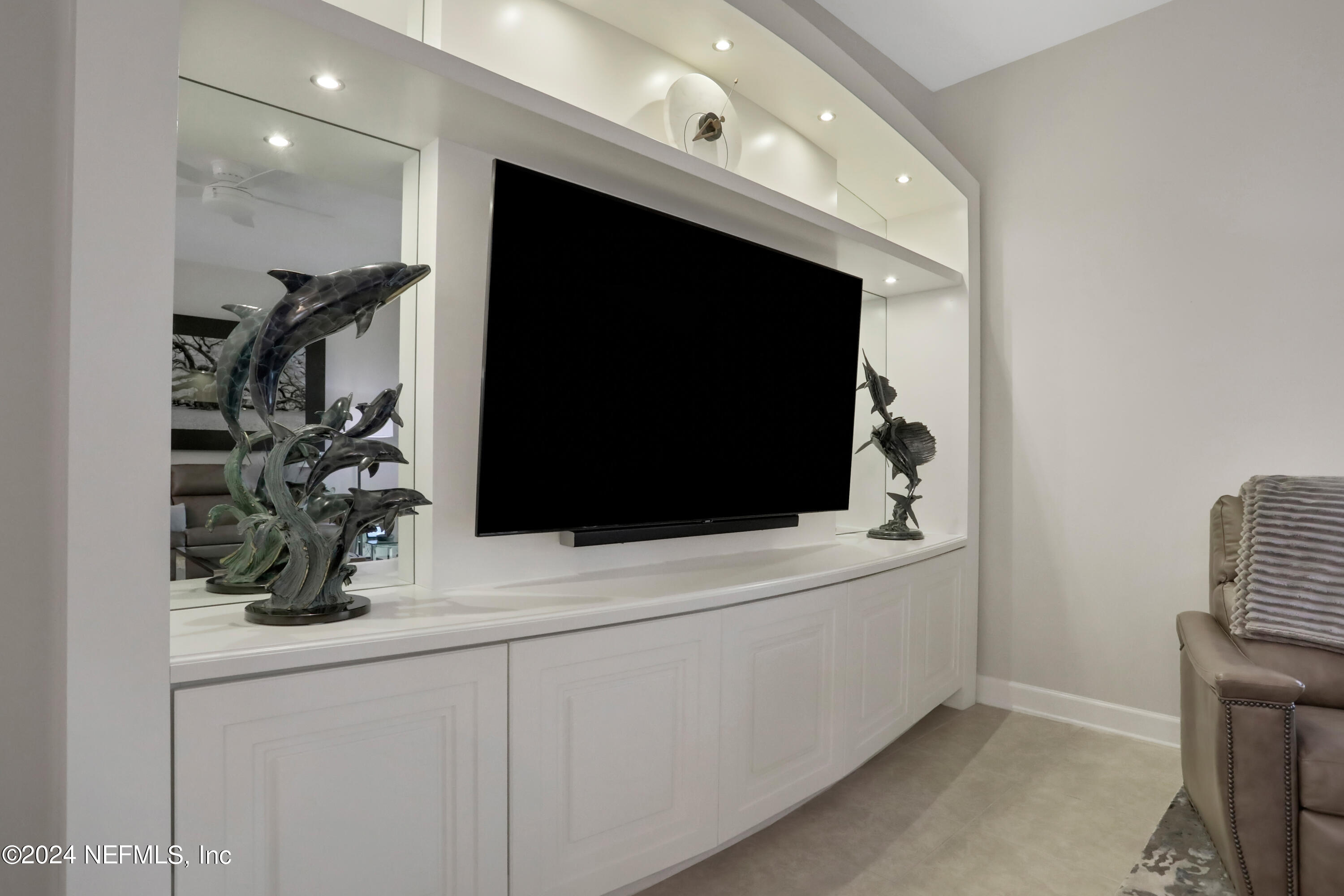 183 Flora Lake Circle St. Augustine, FL 32095 - Photo 25 of 40 a bathroom with a sink and mirror