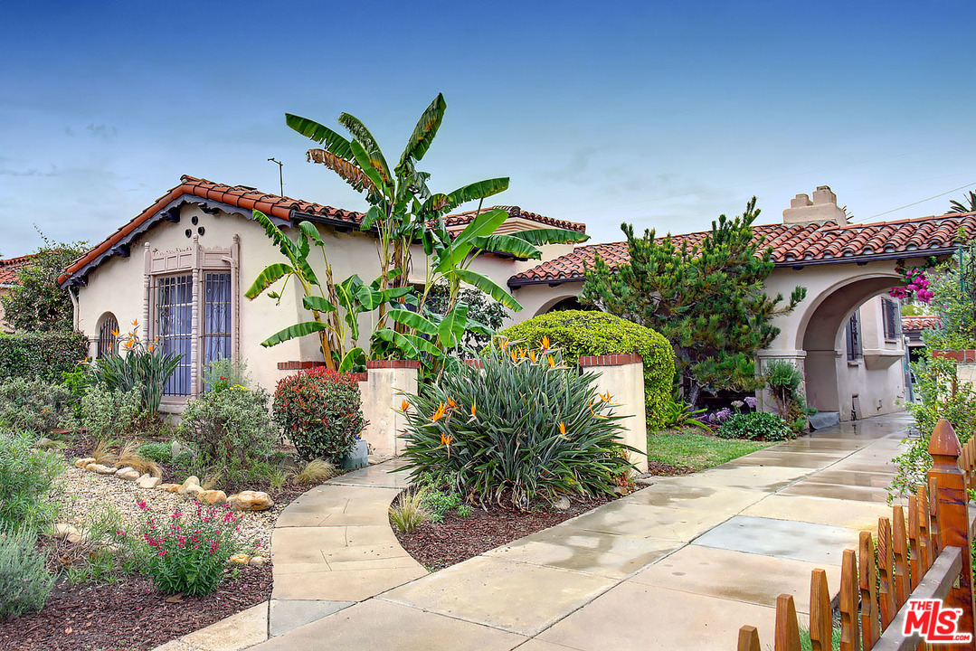 2911 West 77th Street Inglewood, CA 90305 - Photo 2 of 24