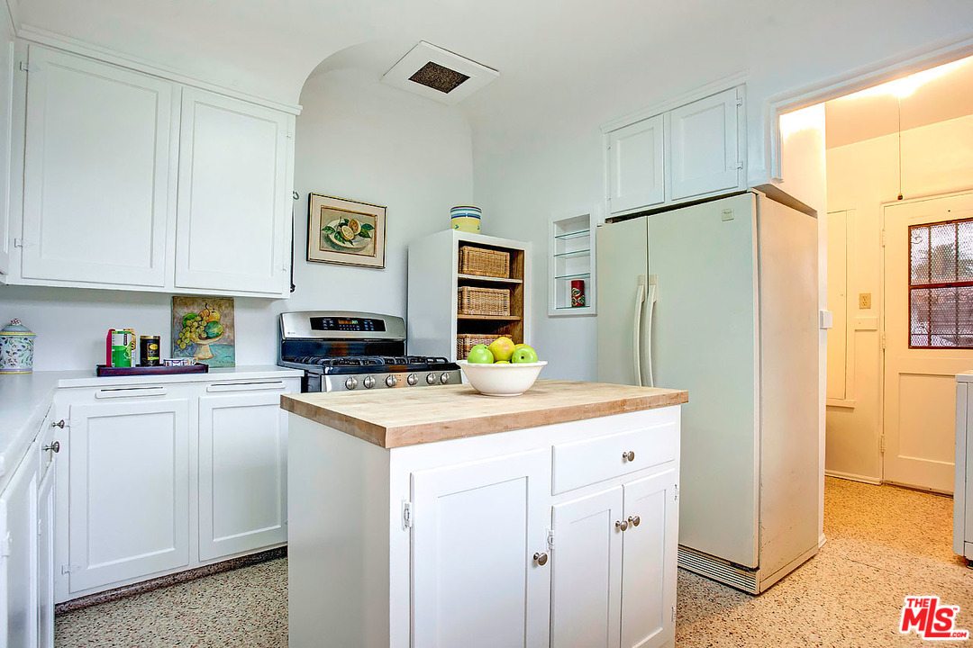 2911 West 77th Street Inglewood, CA 90305 - Photo 11 of 24