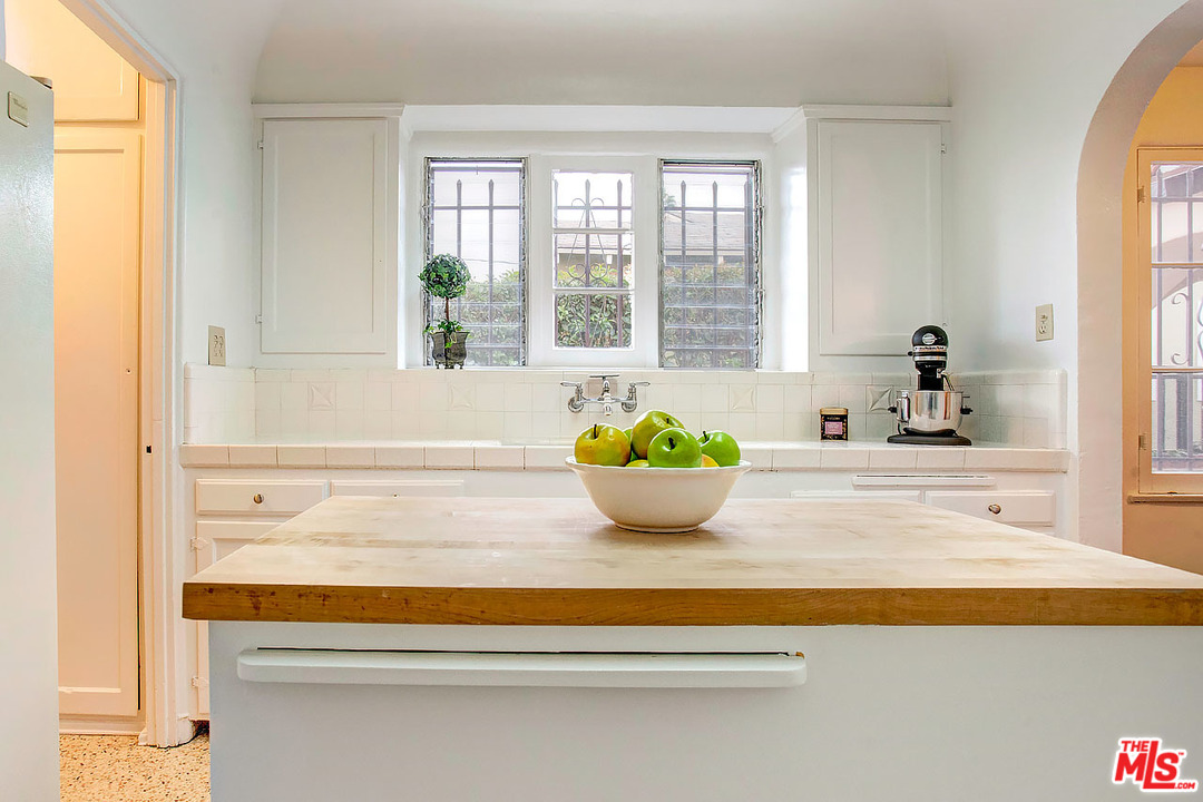 2911 West 77th Street Inglewood, CA 90305 - Photo 13 of 24