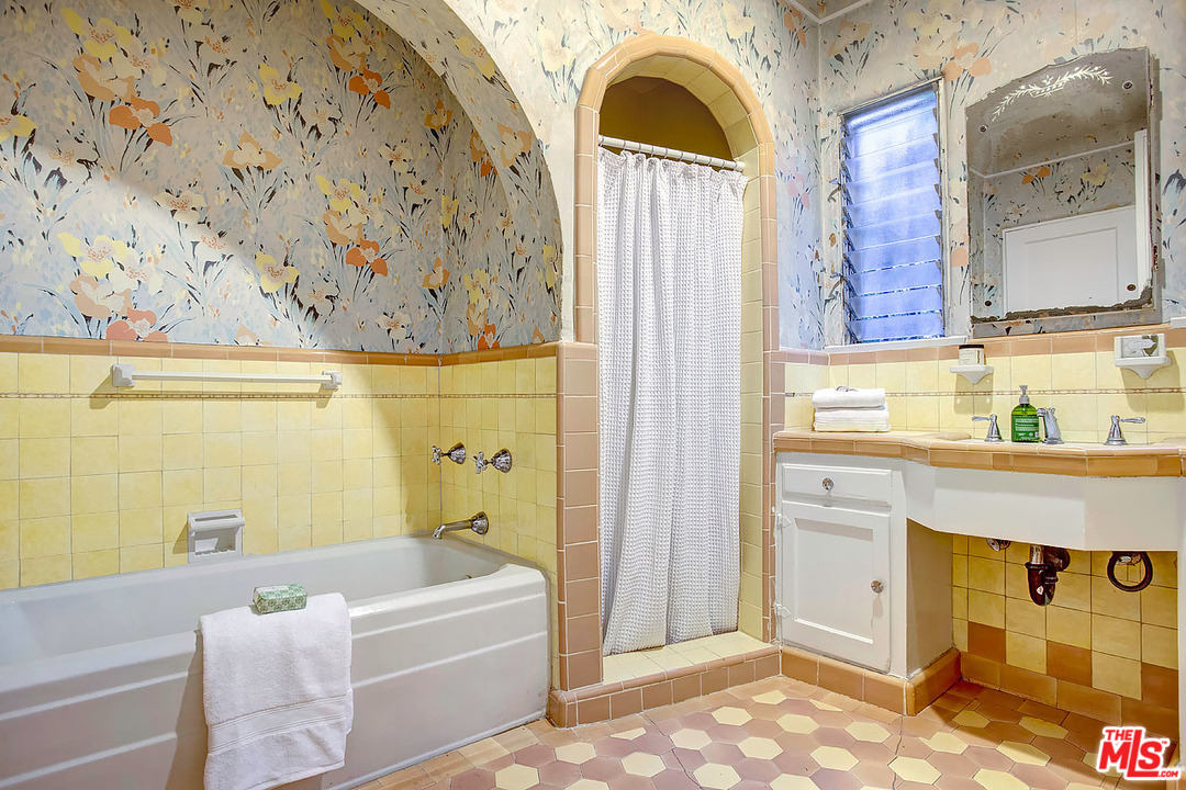 2911 West 77th Street Inglewood, CA 90305 - Photo 15 of 24