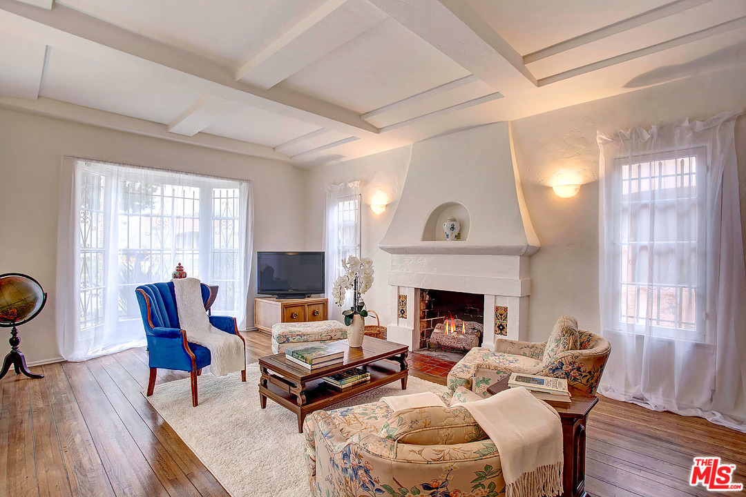 2911 West 77th Street Inglewood, CA 90305 - Photo 3 of 24