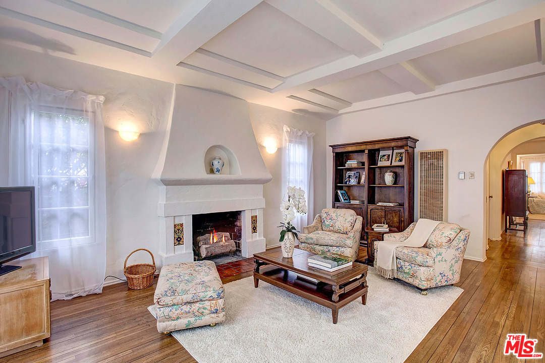 2911 West 77th Street Inglewood, CA 90305 - Photo 4 of 24