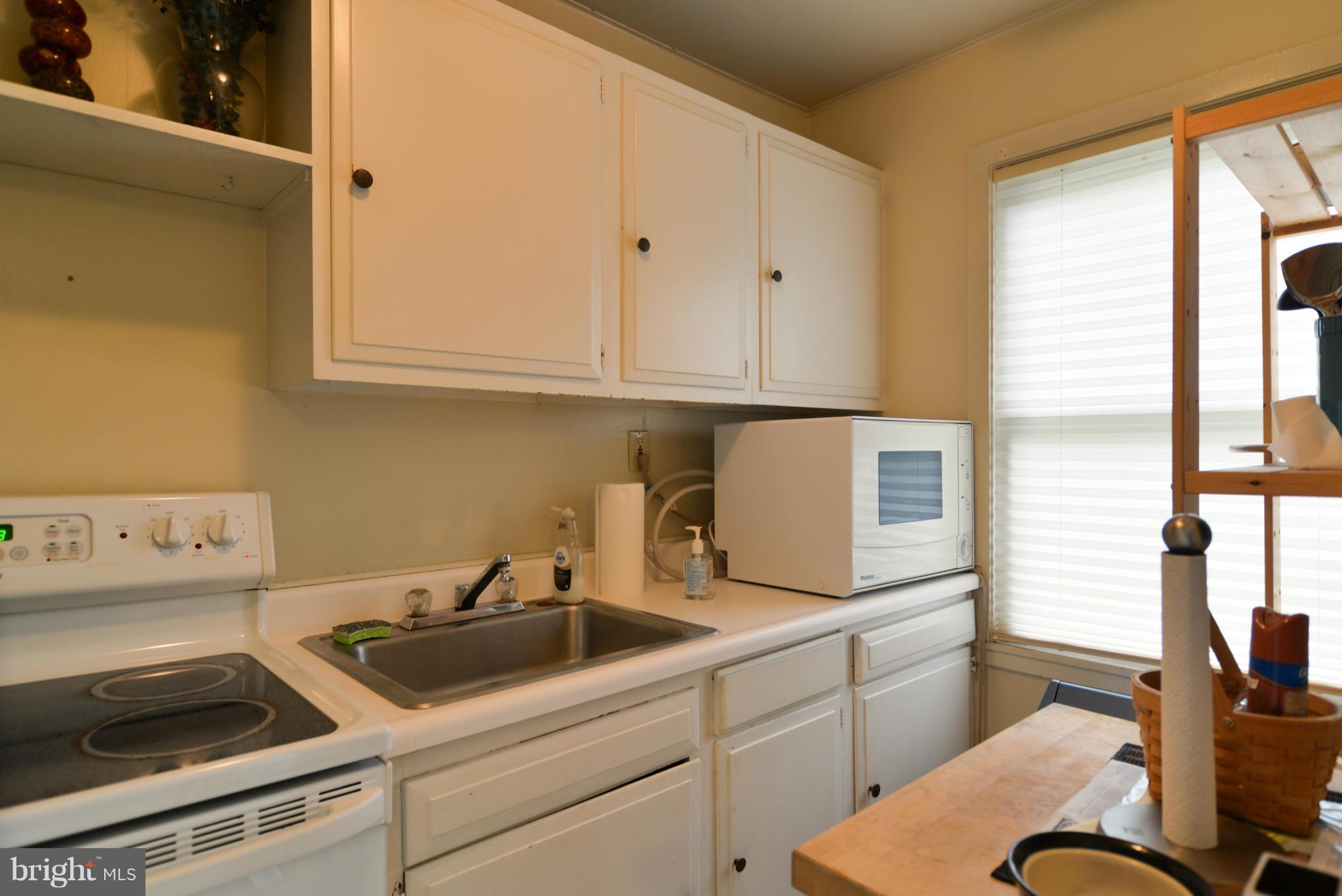 55 Ridge Road Greenbelt, MD 20770 - Photo 3 of 30 Kitchen