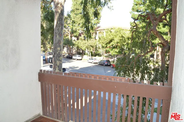 $3,250 | 6050 Canterbury Drive, Unit F205, Culver City, CA 90230