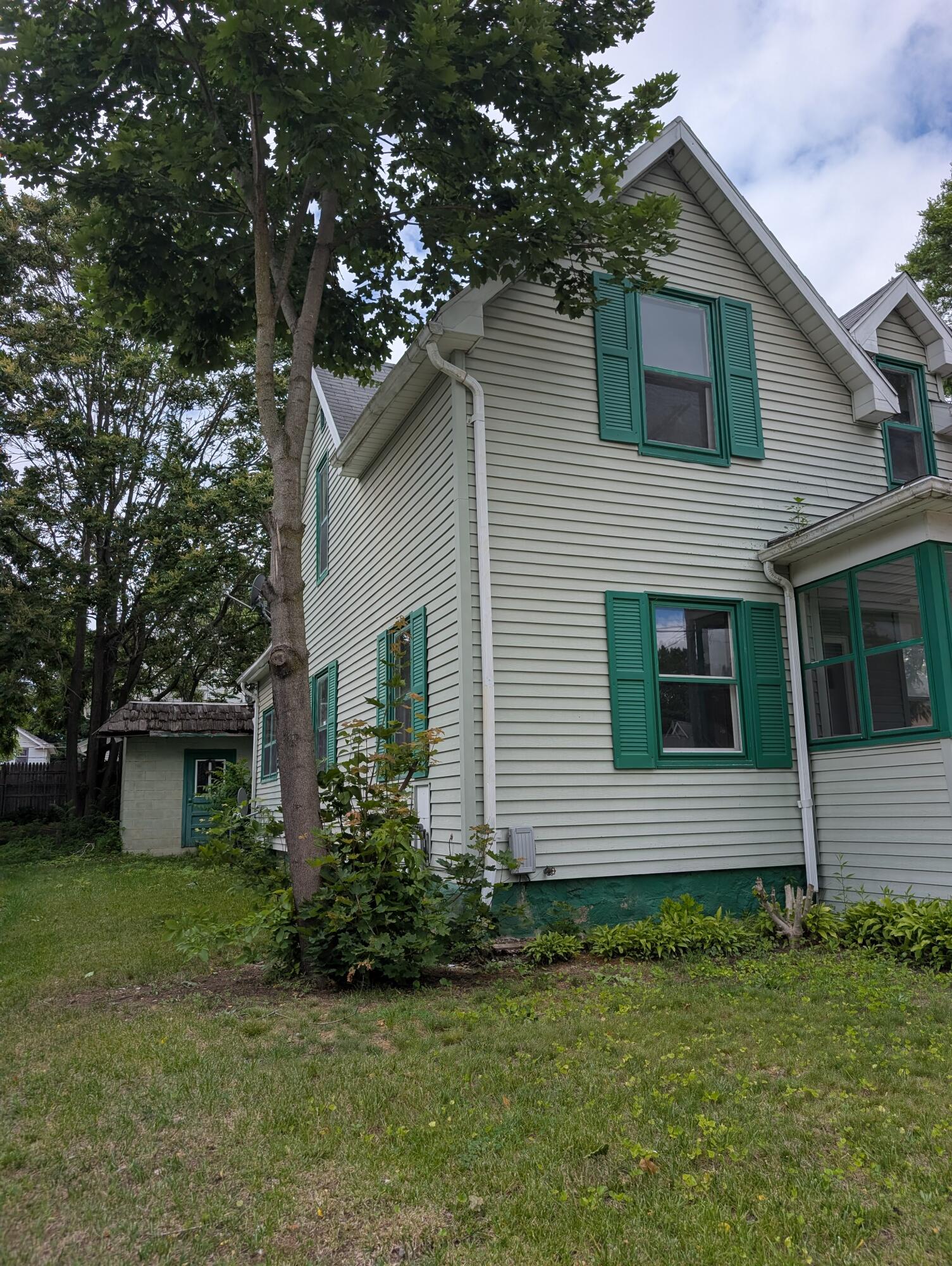 1608 2nd Street Jackson, MI 49203 - Photo 2 of 22 Side A
