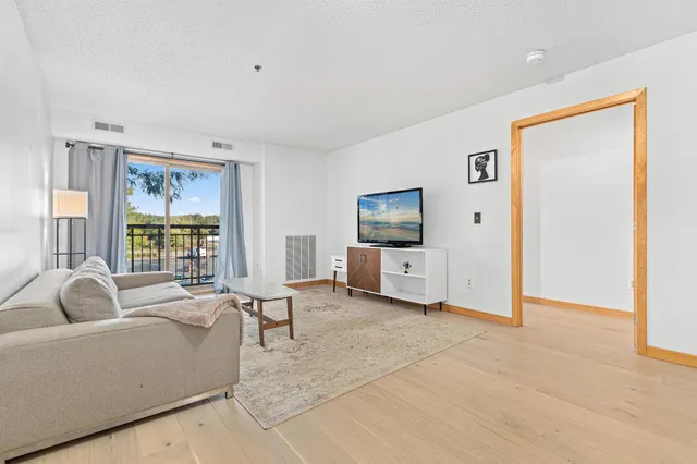 $149,500 | 4845 123rd Street West, Unit 203, Savage, MN 55378