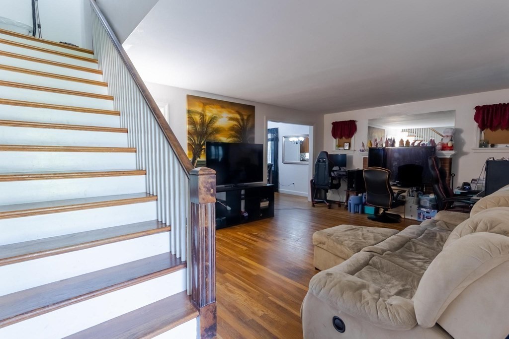 55 Old Worcester Road Webster, MA 01570 - Photo 10 of 21 Gallery Image 10