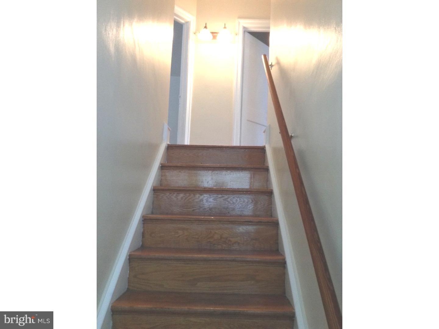 121 Crestview Road Upper Darby, PA 19082 - Photo 8 of 23 Hallway