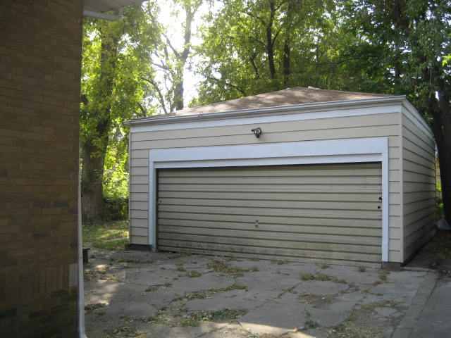 2201 North Prospect Road Peoria, IL 61603 - Photo 2 of 9 Gallery Image 2