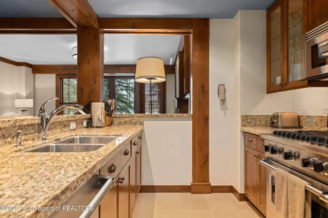 $6,450,000 | 7680 Granite Loop Road, Unit 556, Teton Village, WY 83001