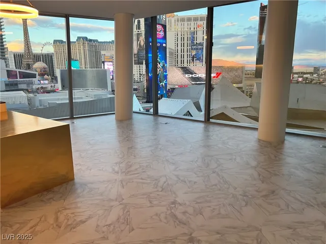 $4,700 | 3726 South Las Vegas Boulevard, Unit 811, Las Vegas, NV 89158