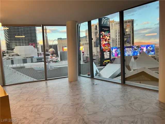 $4,700 | 3726 South Las Vegas Boulevard, Unit 811, Las Vegas, NV 89158